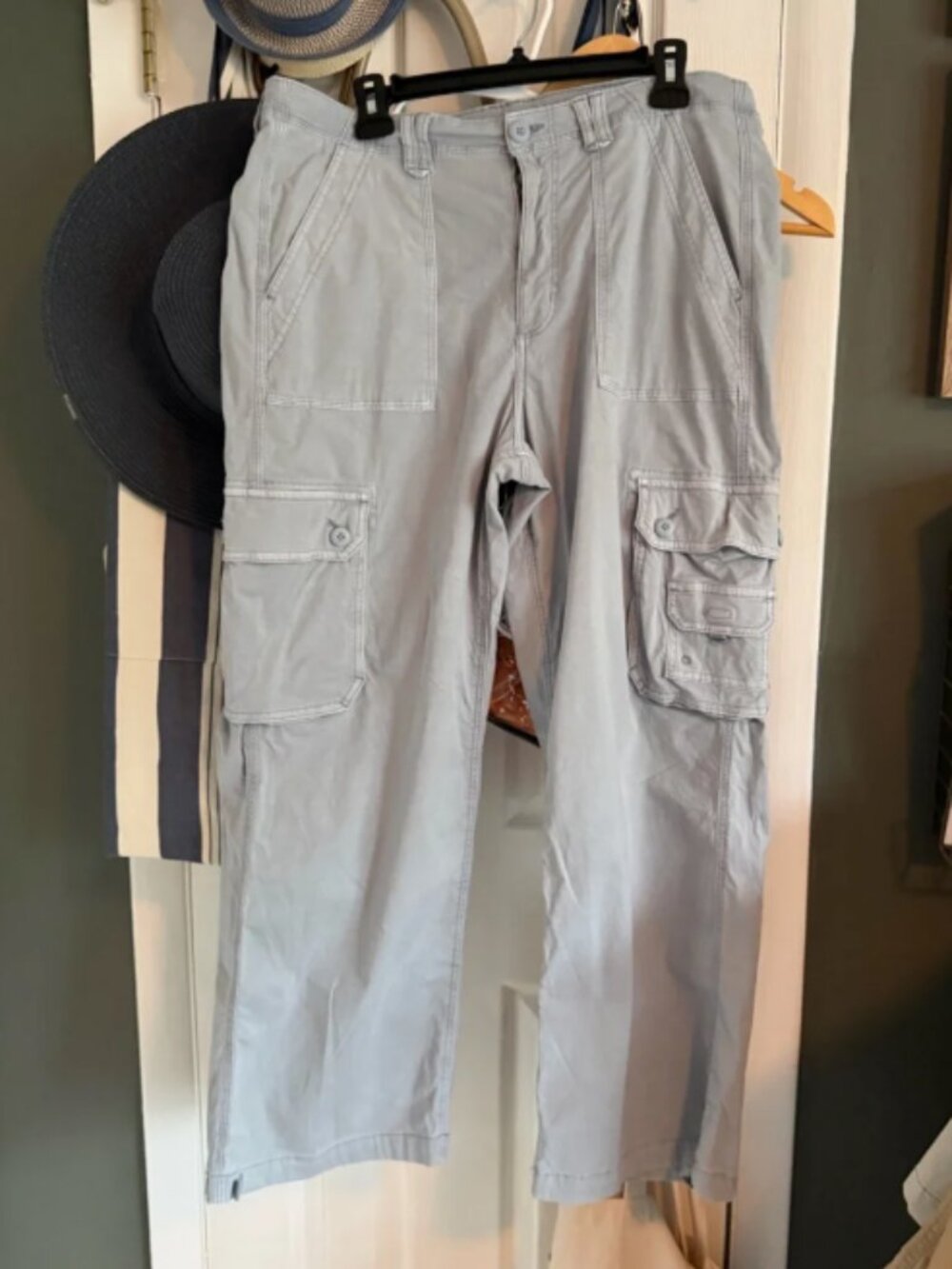 AE women’s Light blue Cargo Pants - Casual Utility Style size 14 short